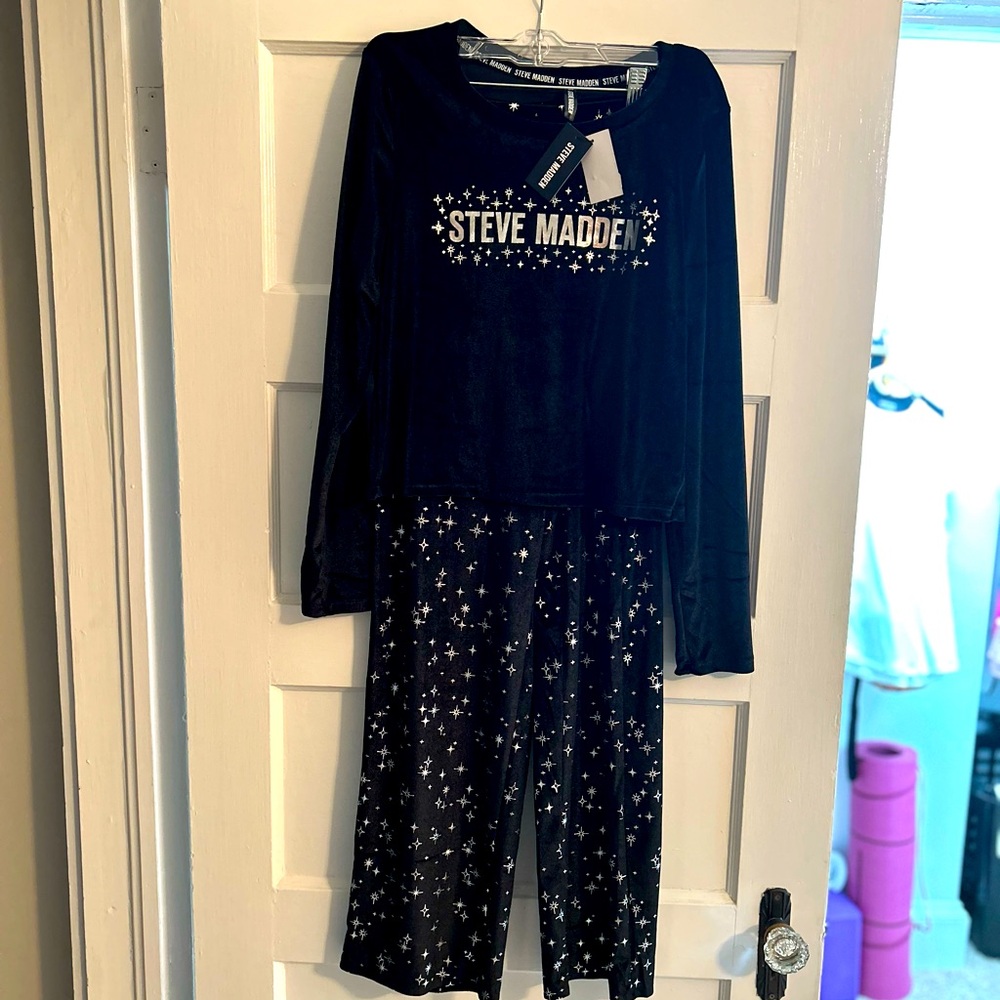 NWT Steve Madden velour pajama set, black, M